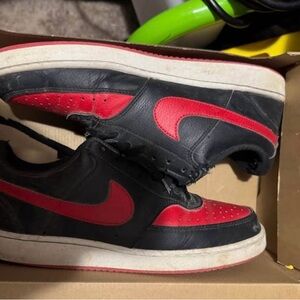 Nike Men's Black and Red Leather Sneakers